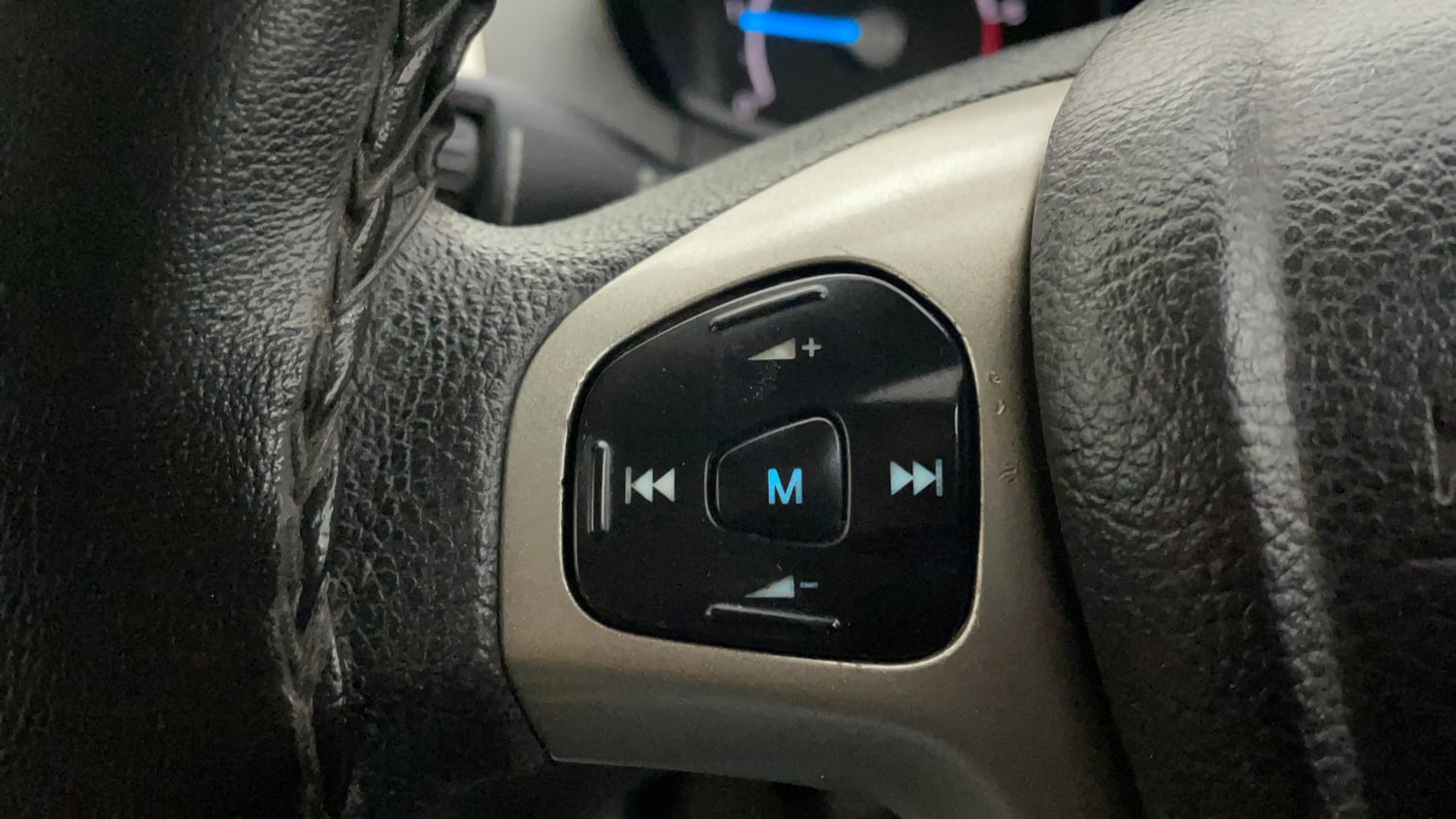 Used 2016 Ford EcoSport Trend 1.5L TDCi Diesel Manual top_features Steering mounted controls