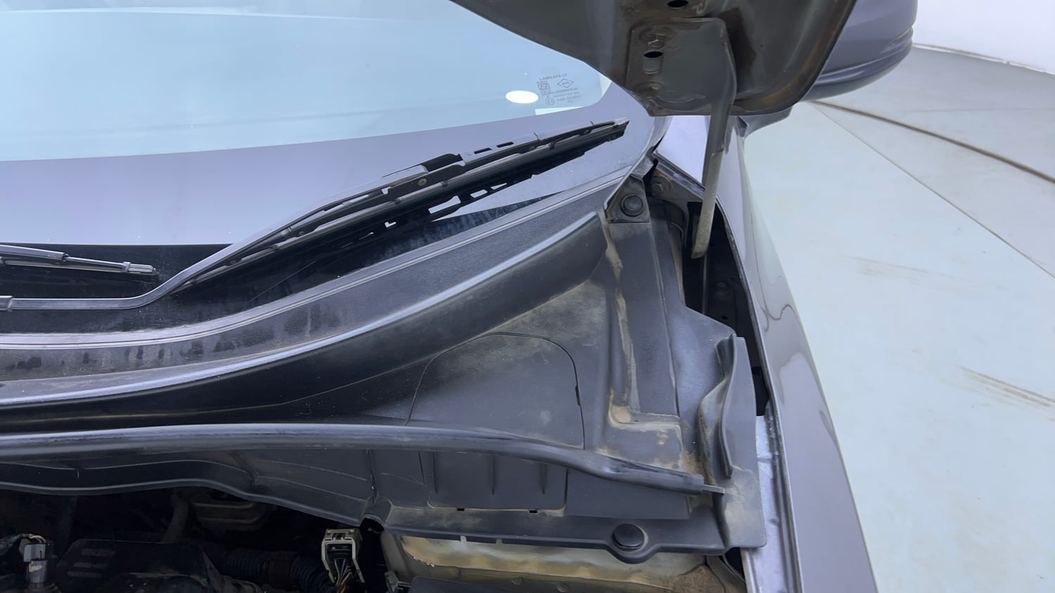 Used 2018 Honda City ZX CVT Petrol Petrol Automatic engine ENGINE LEFT SIDE HINGE & APRON VIEW