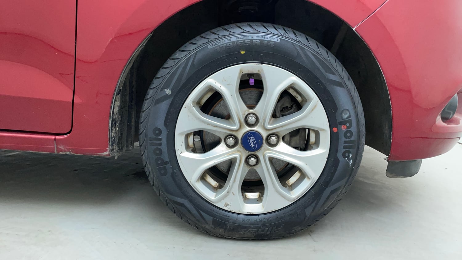 Used 2018 Ford Figo Titanium1.5 TDCi Diesel Manual tyres RIGHT FRONT TYRE RIM VIEW