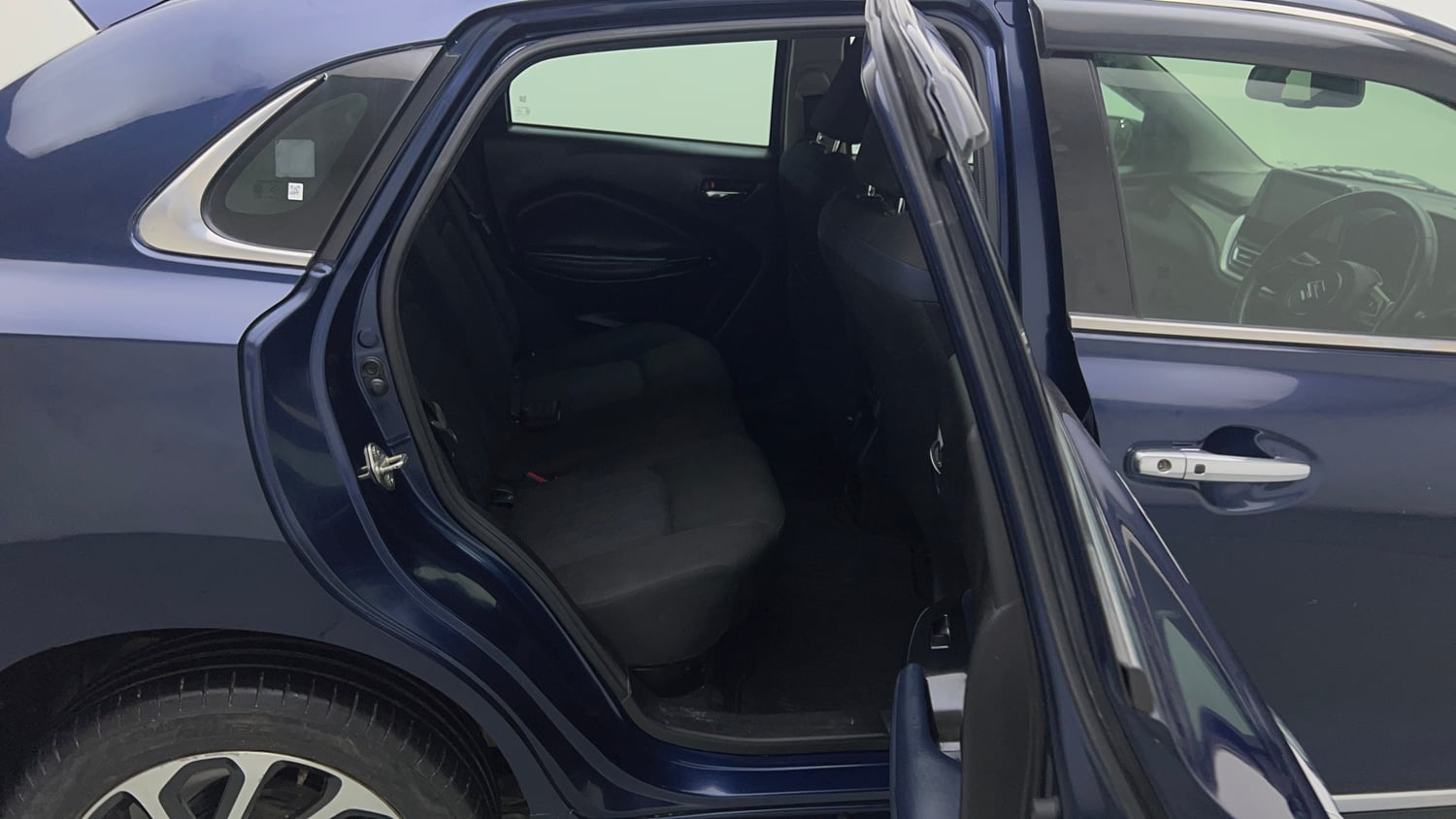 Used 2022 Maruti Suzuki Baleno Alpha AGS Petrol Automatic interior RIGHT SIDE REAR DOOR CABIN VIEW