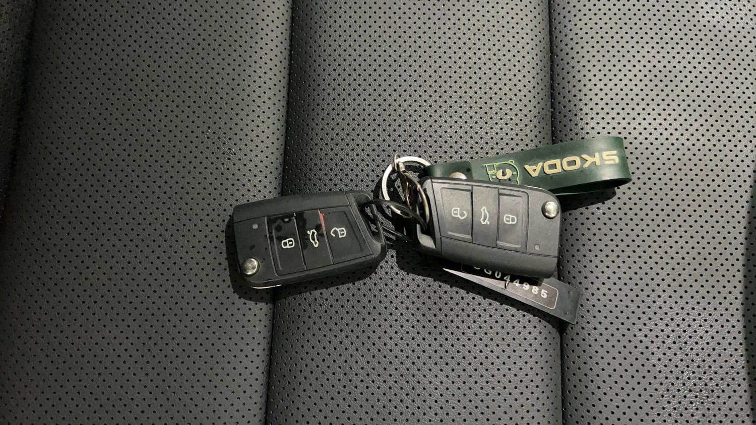Used 2025 Skoda Kylaq Prestige AT Petrol Automatic extra CAR KEY VIEW