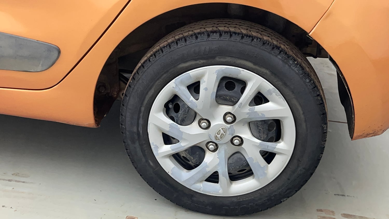 Used 2018 Hyundai Grand i10 Sportz 1.2 Kappa VTVT Petrol Manual tyres LEFT REAR TYRE RIM VIEW