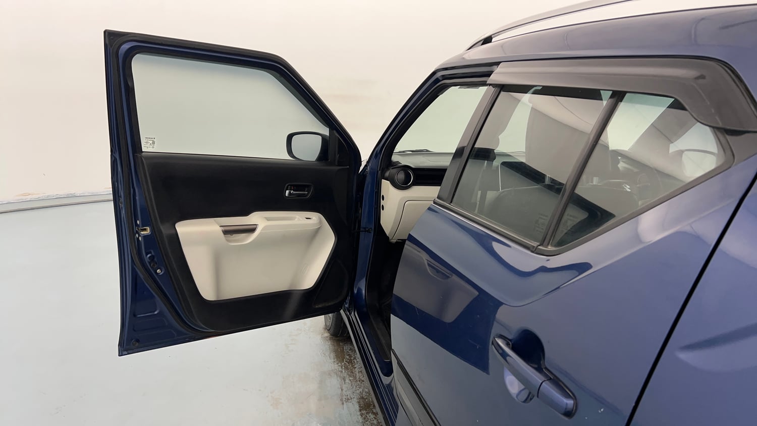 Used 2019 Maruti Suzuki Ignis Alpha 1.2 MT Petrol Manual interior LEFT FRONT DOOR OPEN VIEW