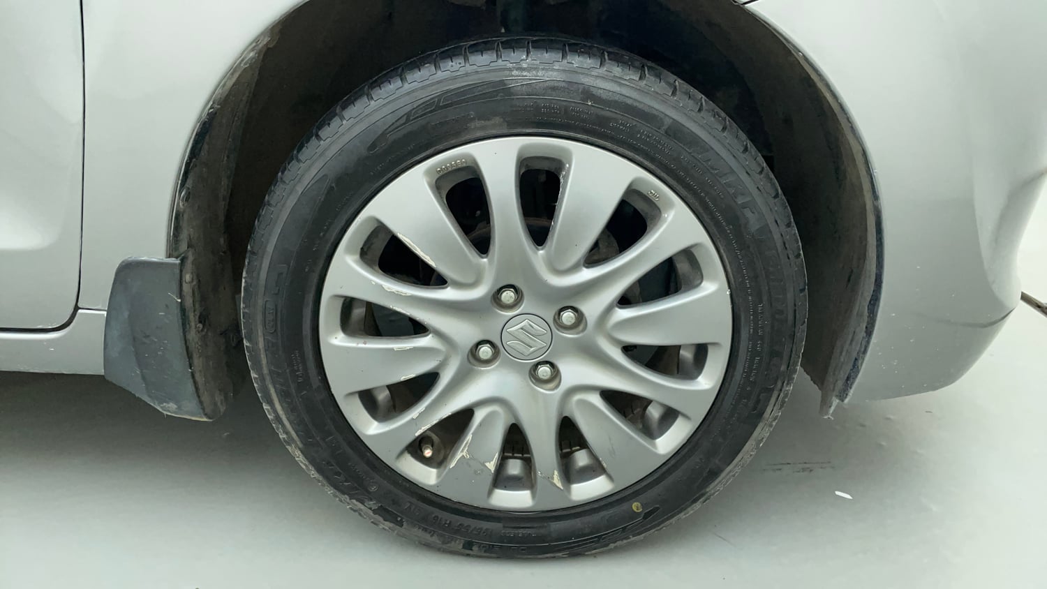 Used 2018 Maruti Suzuki Baleno Zeta 1.2 Petrol Manual tyres RIGHT FRONT TYRE RIM VIEW