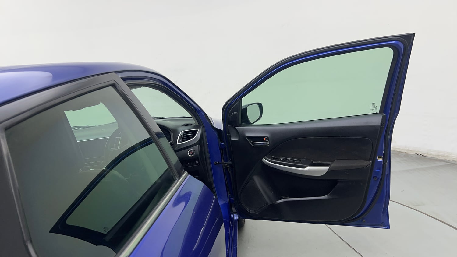 Used 2017 Maruti Suzuki Baleno Alpha 1.2 Petrol Manual interior RIGHT FRONT DOOR OPEN VIEW