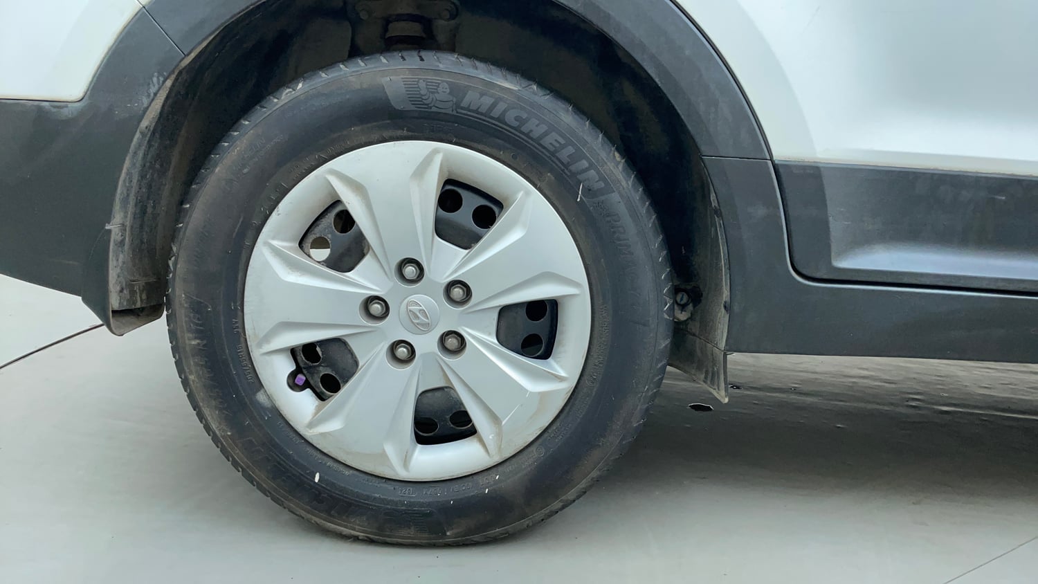 Used 2018 Hyundai Creta E Plus 1.6 Petrol Petrol Manual tyres RIGHT REAR TYRE RIM VIEW