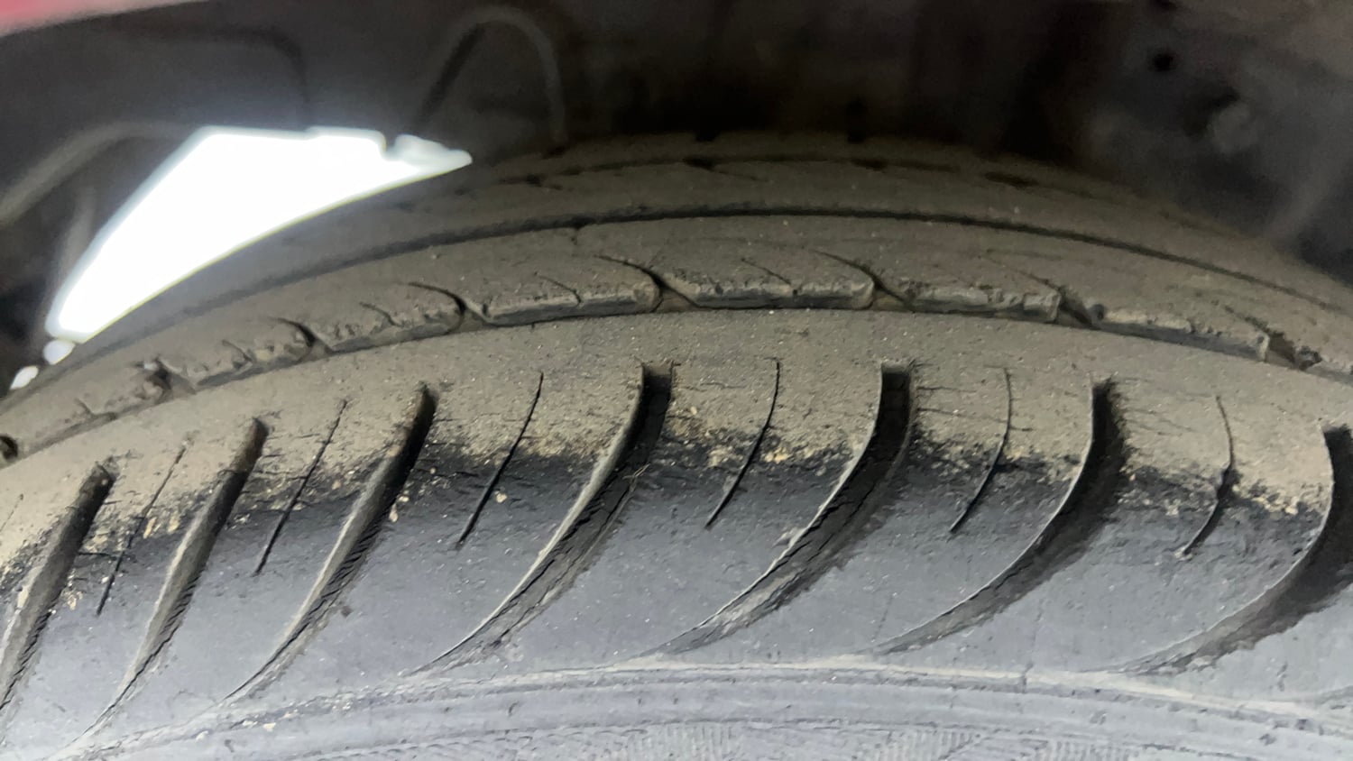 Used 2016 Hyundai Eon Magna + Petrol Manual tyres RIGHT REAR TYRE TREAD VIEW
