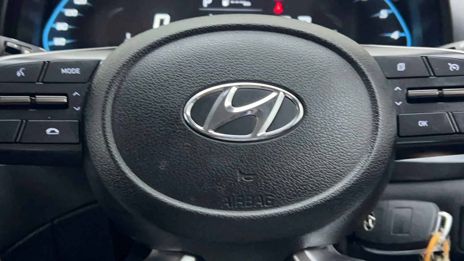 Used 2022 Hyundai i20 Sportz 1.2 IVT Petrol Automatic top_features Airbags