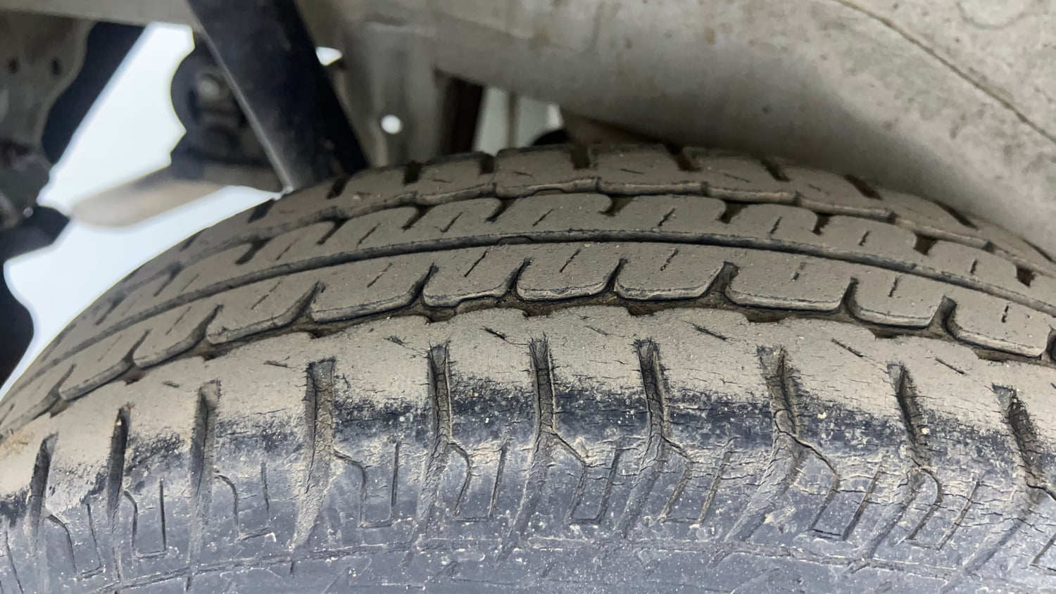 Used 2012 Maruti Suzuki Wagon R LXi Petrol Manual tyres RIGHT REAR TYRE TREAD VIEW