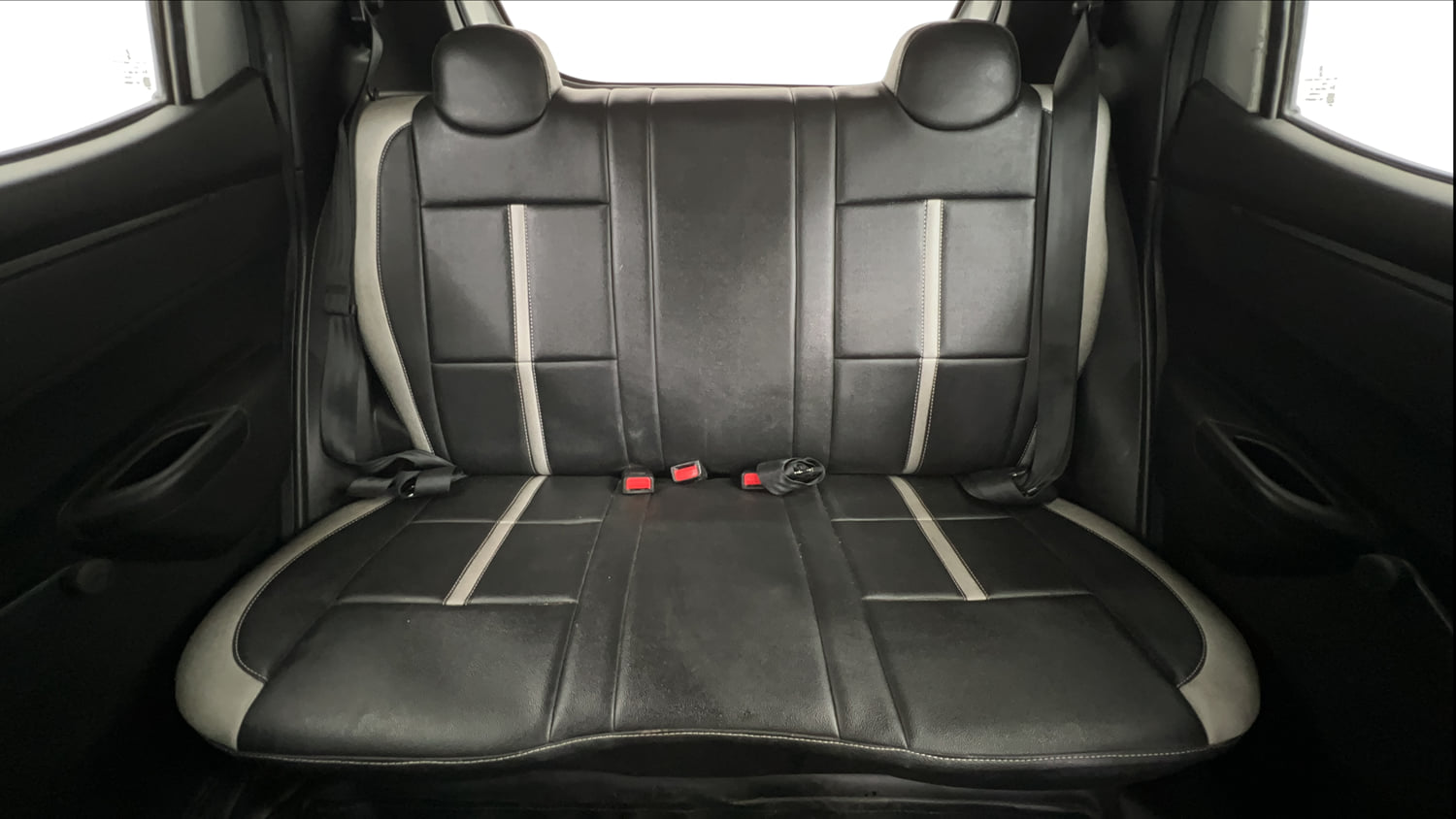 Used 2018 Renault Kwid RXT Petrol Manual interior REAR SEAT CONDITION VIEW