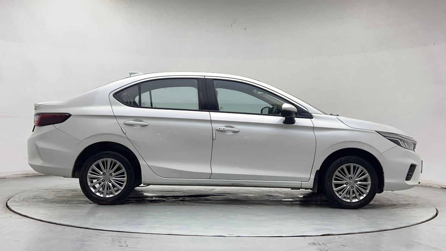 Used 2022 Honda City V Petrol Petrol Manual exterior RIGHT SIDE VIEW