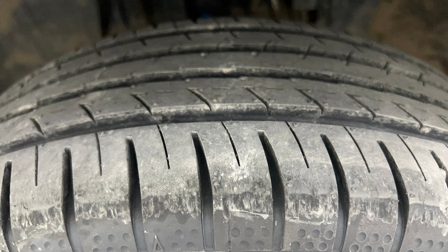 Used 2021 Renault Kiger RXZ AMT Petrol Automatic tyres LEFT FRONT TYRE TREAD VIEW