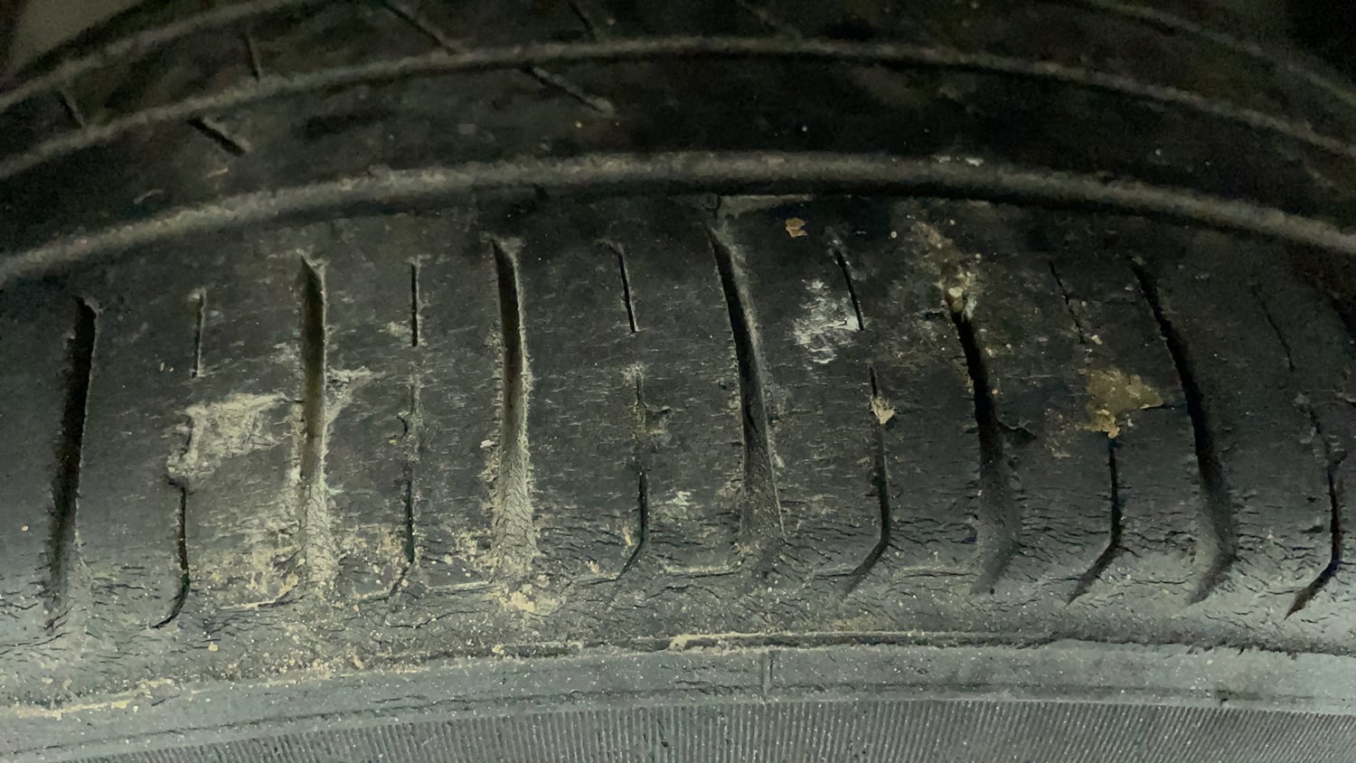 Used 2020 Tata Tigor Revotron XZA Petrol Automatic tyres LEFT FRONT TYRE TREAD VIEW