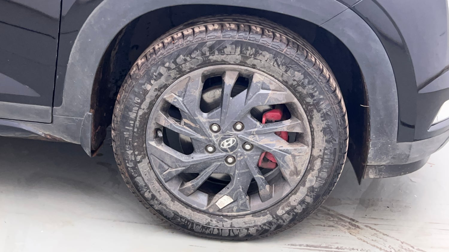 Used 2023 Hyundai Creta SX (O) 1.5 Diesel Automatic knight Diesel Automatic tyres RIGHT FRONT TYRE RIM VIEW