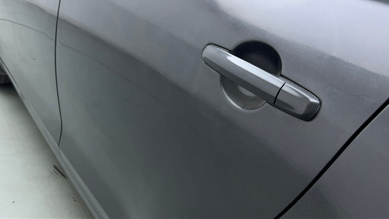 Used 2015 Maruti Suzuki Swift ZXi Petrol Manual dents MINOR DENT