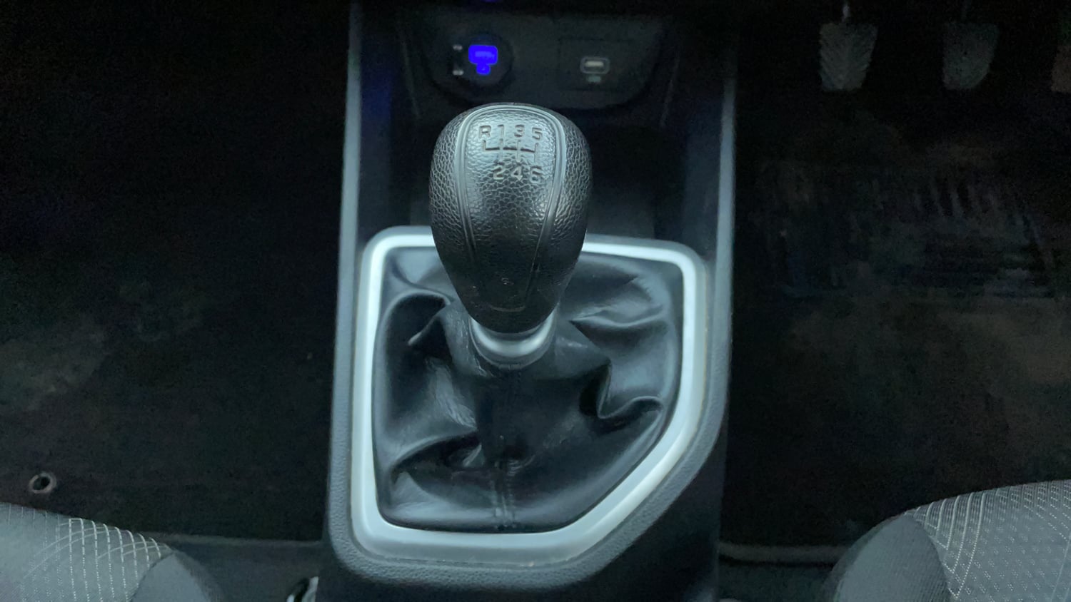 Used 2018 Hyundai Creta E Plus 1.6 Petrol Petrol Manual interior GEAR  KNOB VIEW