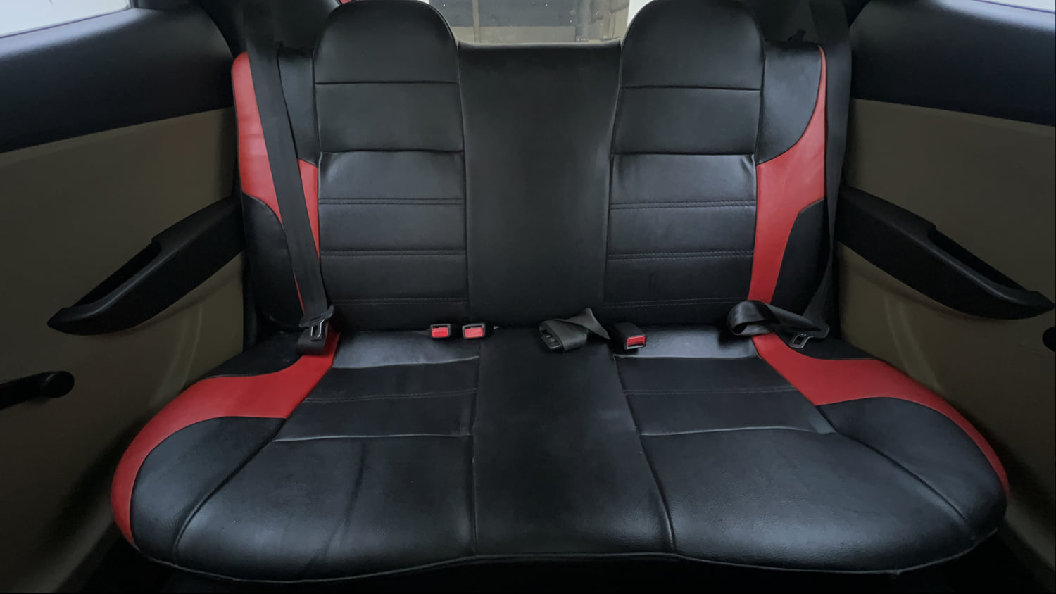 Used 2016 Hyundai Eon Magna + Petrol Manual interior REAR SEAT CONDITION VIEW