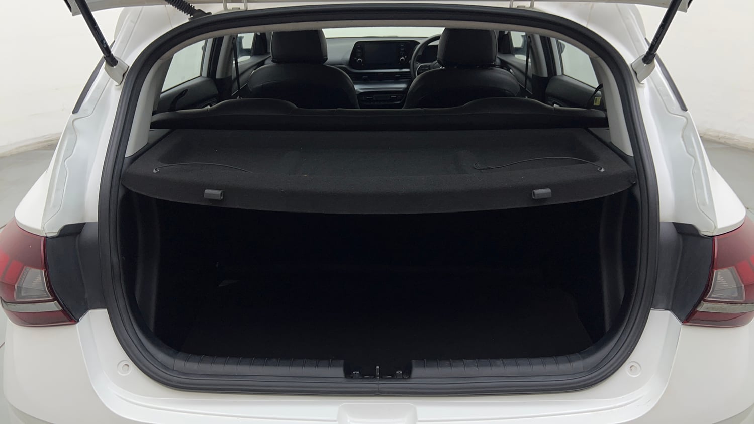 Used 2022 Hyundai i20 Sportz 1.2 IVT Petrol Automatic interior DICKY INSIDE VIEW