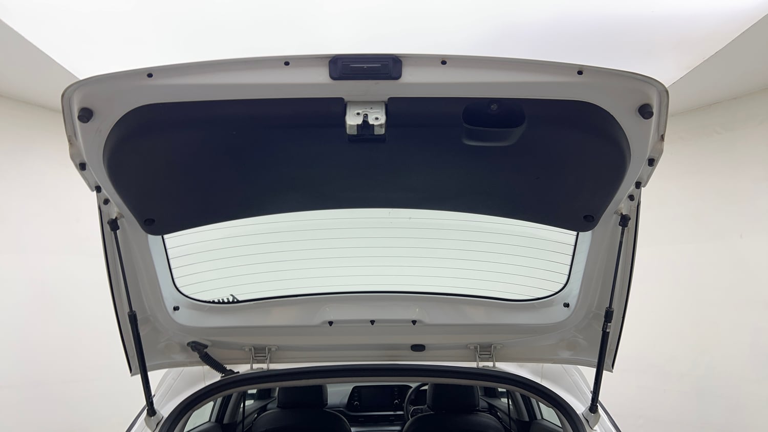 Used 2022 Hyundai i20 Sportz 1.2 IVT Petrol Automatic interior DICKY DOOR OPEN VIEW