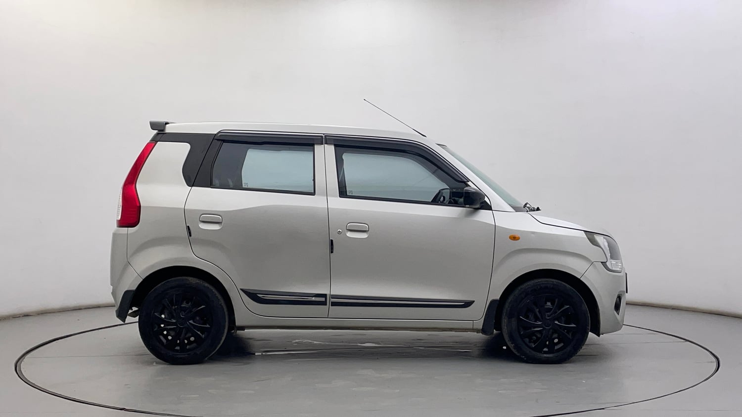 Used 2022 Maruti Suzuki Wagon R VXi (O) 1.2 Petrol Manual exterior RIGHT SIDE VIEW