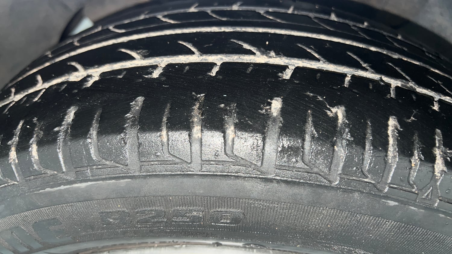 Used 2021 Tata Tiago XT Petrol Manual tyres LEFT FRONT TYRE TREAD VIEW