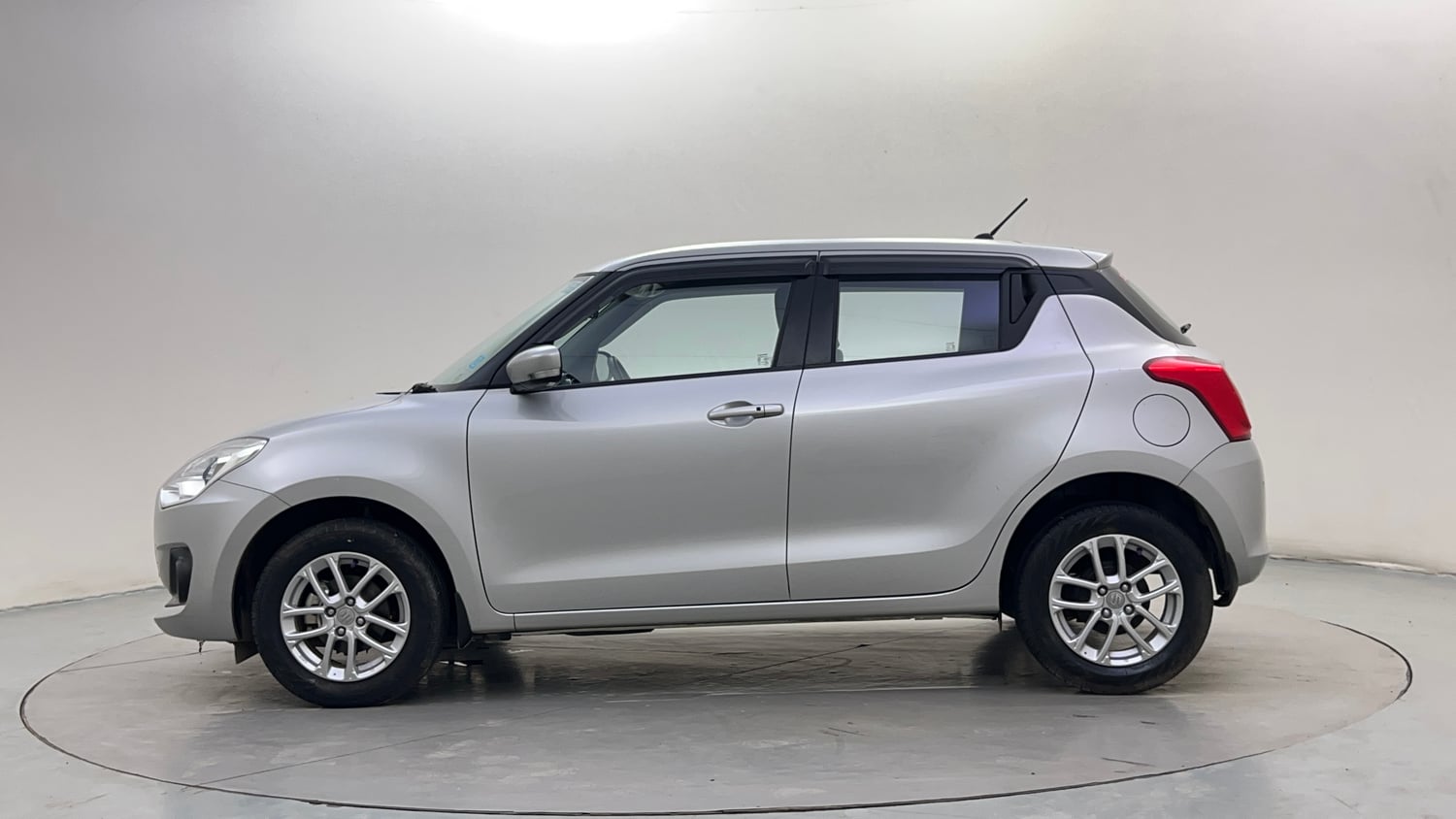 Used 2024 Maruti Suzuki Swift ZXi AMT Petrol Automatic exterior LEFT SIDE VIEW