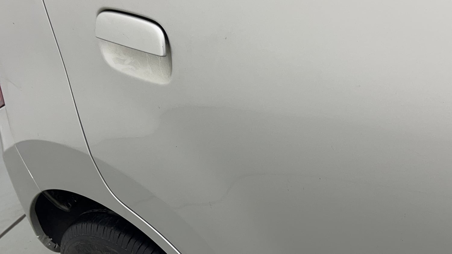 Used 2015 Maruti Suzuki Wagon R VXI Petrol Manual dents MINOR SCRATCH