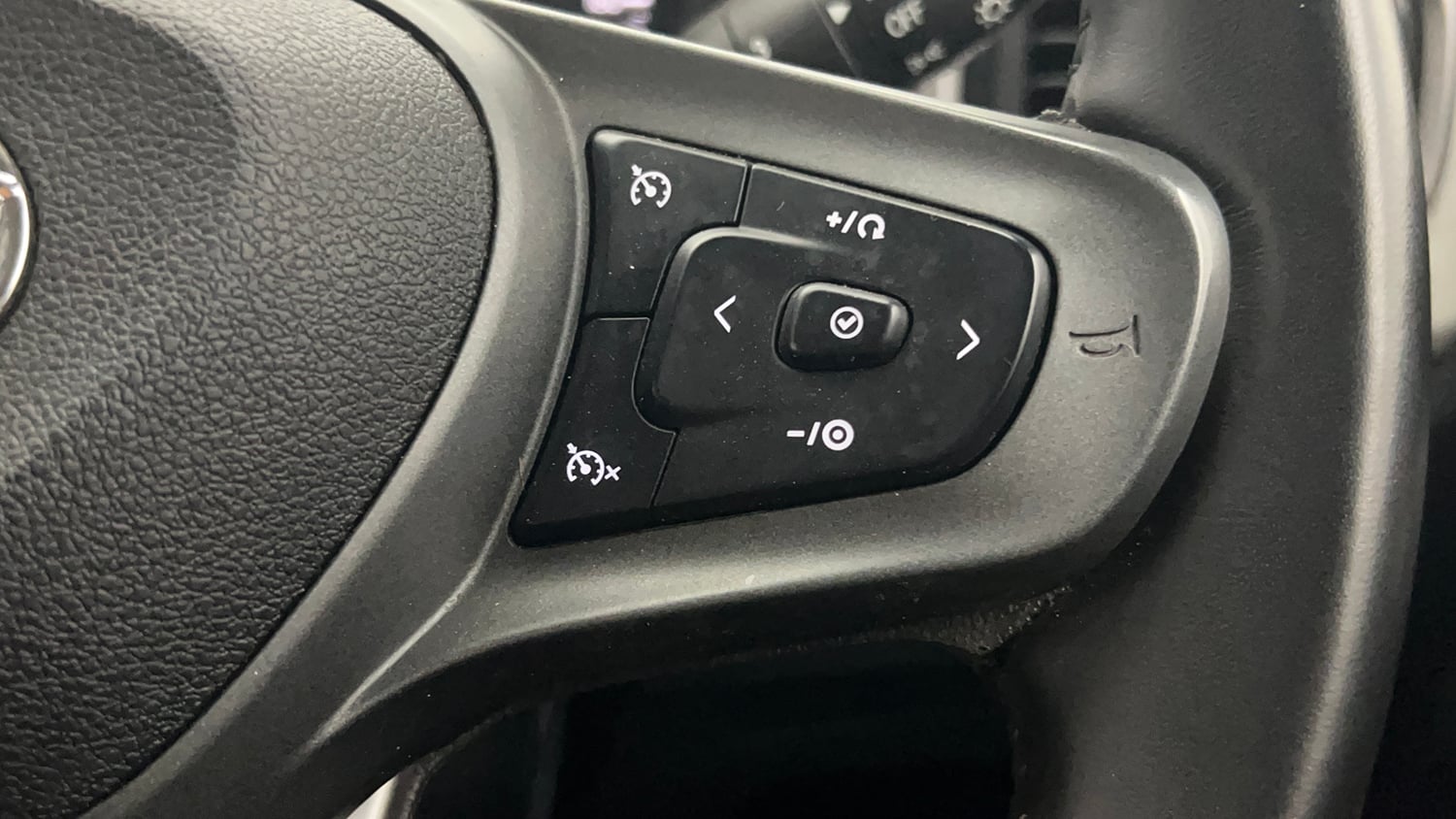 Used 2023 Tata Punch Creative Dual Tone AMT Petrol Automatic top_features Cruise control