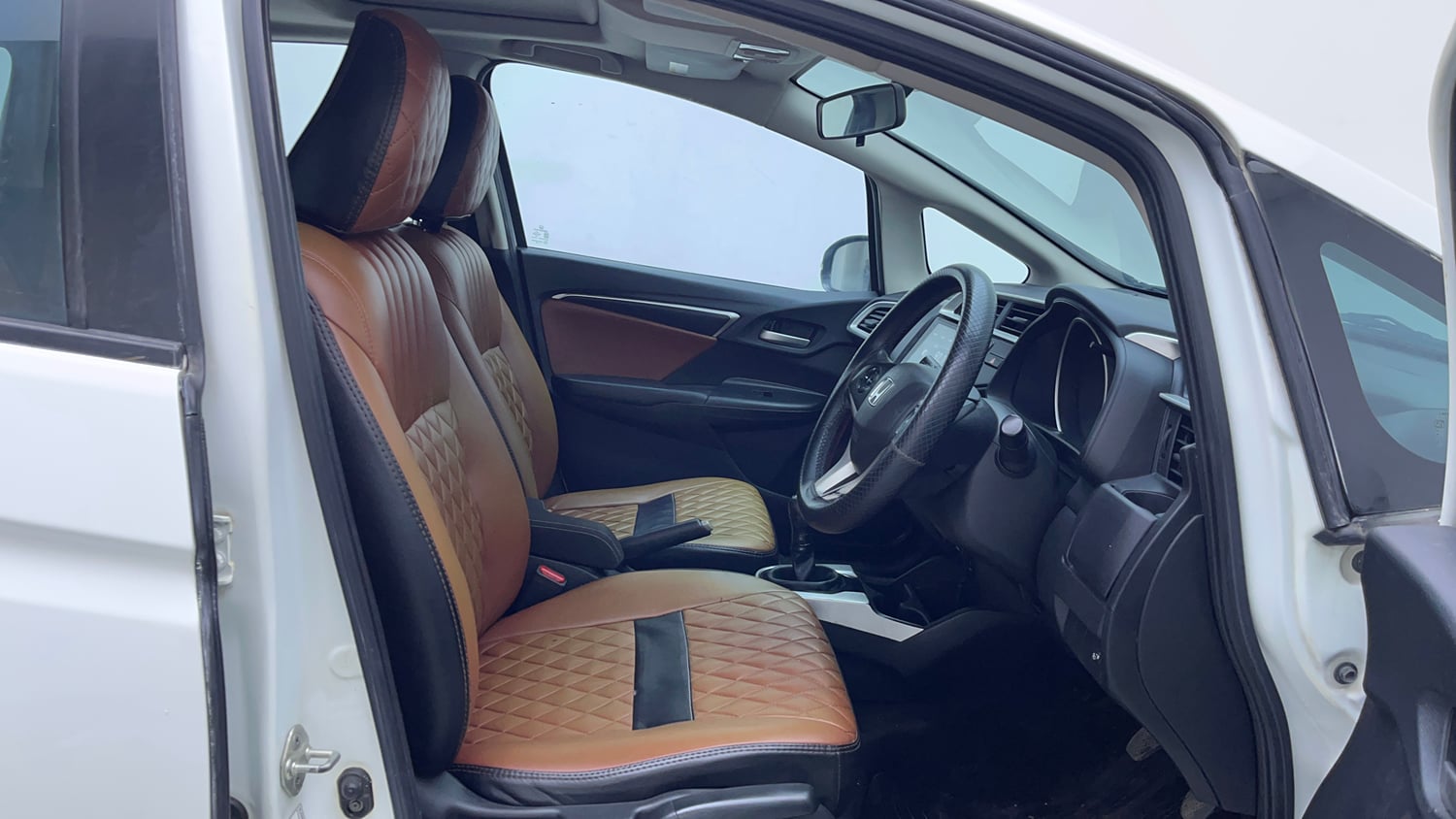 Used 2018 Honda WR-V VX MT Diesel Diesel Manual interior RIGHT SIDE FRONT DOOR CABIN VIEW