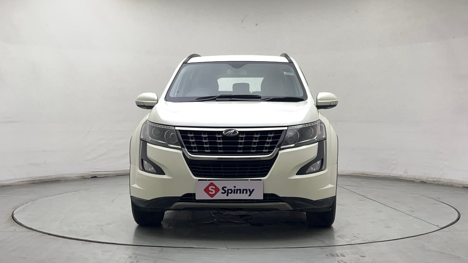 Used 2021 Mahindra XUV500 W7 Diesel Manual exterior FRONT VIEW