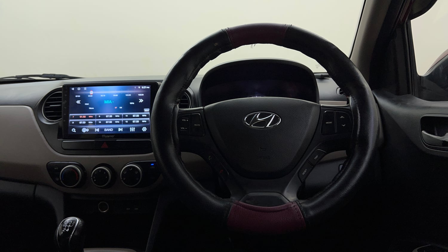 Used 2015 Hyundai Grand i10 Asta 1.1 CRDi (O) Diesel Manual interior STEERING VIEW
