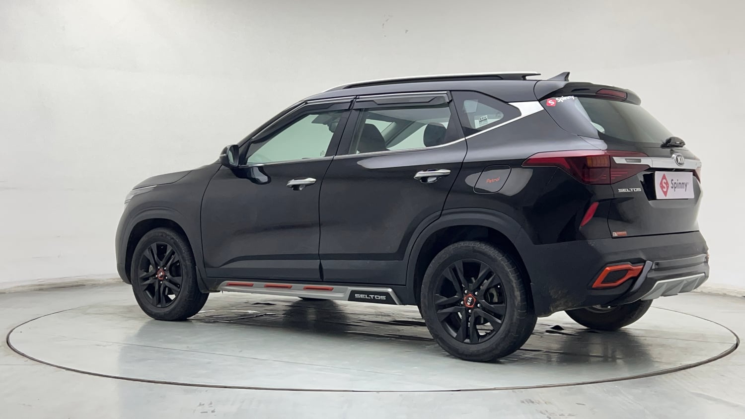 Used 2021 Kia Seltos Anniversary Edition 1.5 Petrol Manual exterior LEFT REAR CORNER VIEW