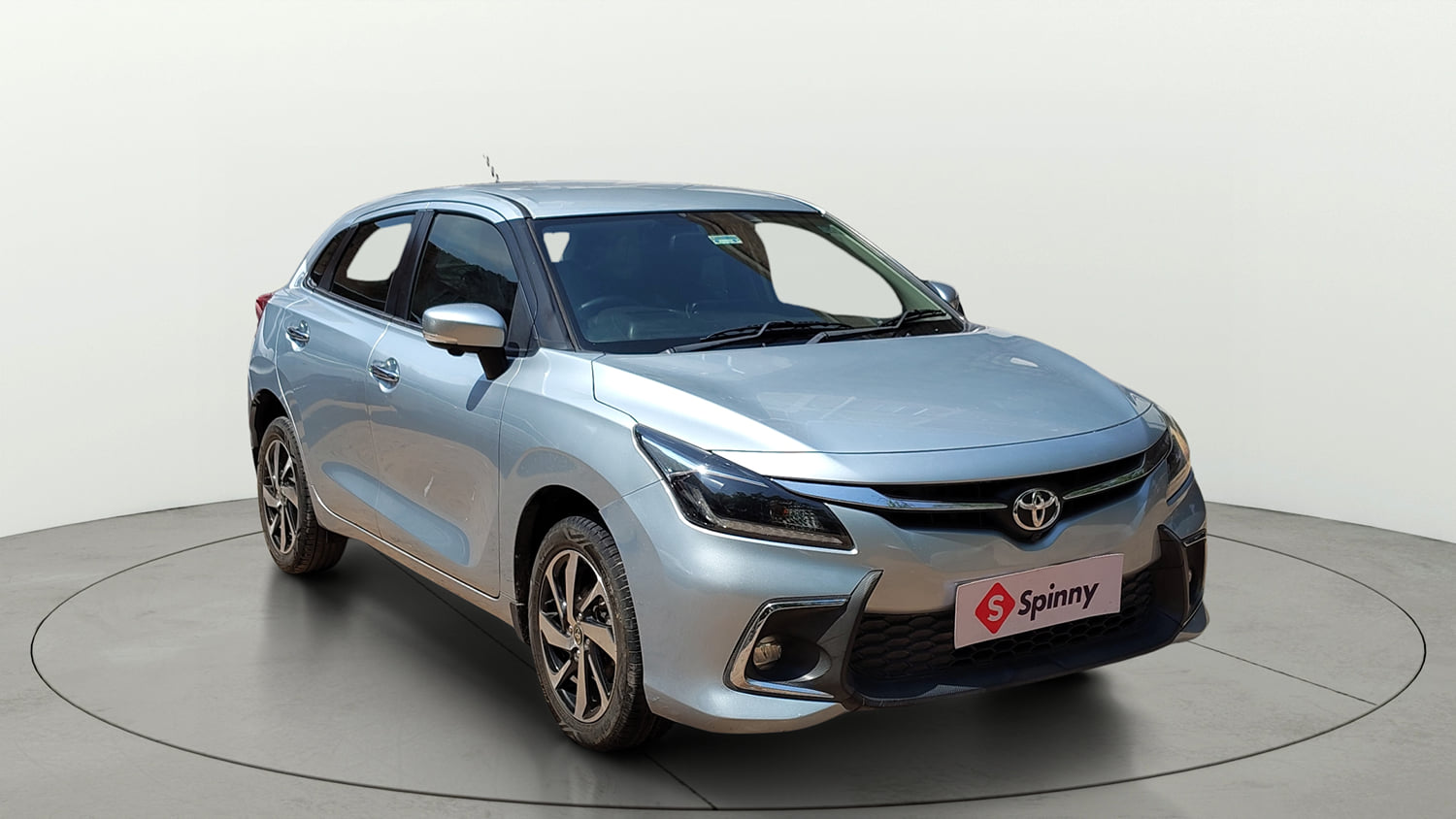 Used 2024 Toyota Glanza V Petrol Manual exterior RIGHT FRONT CORNER VIEW