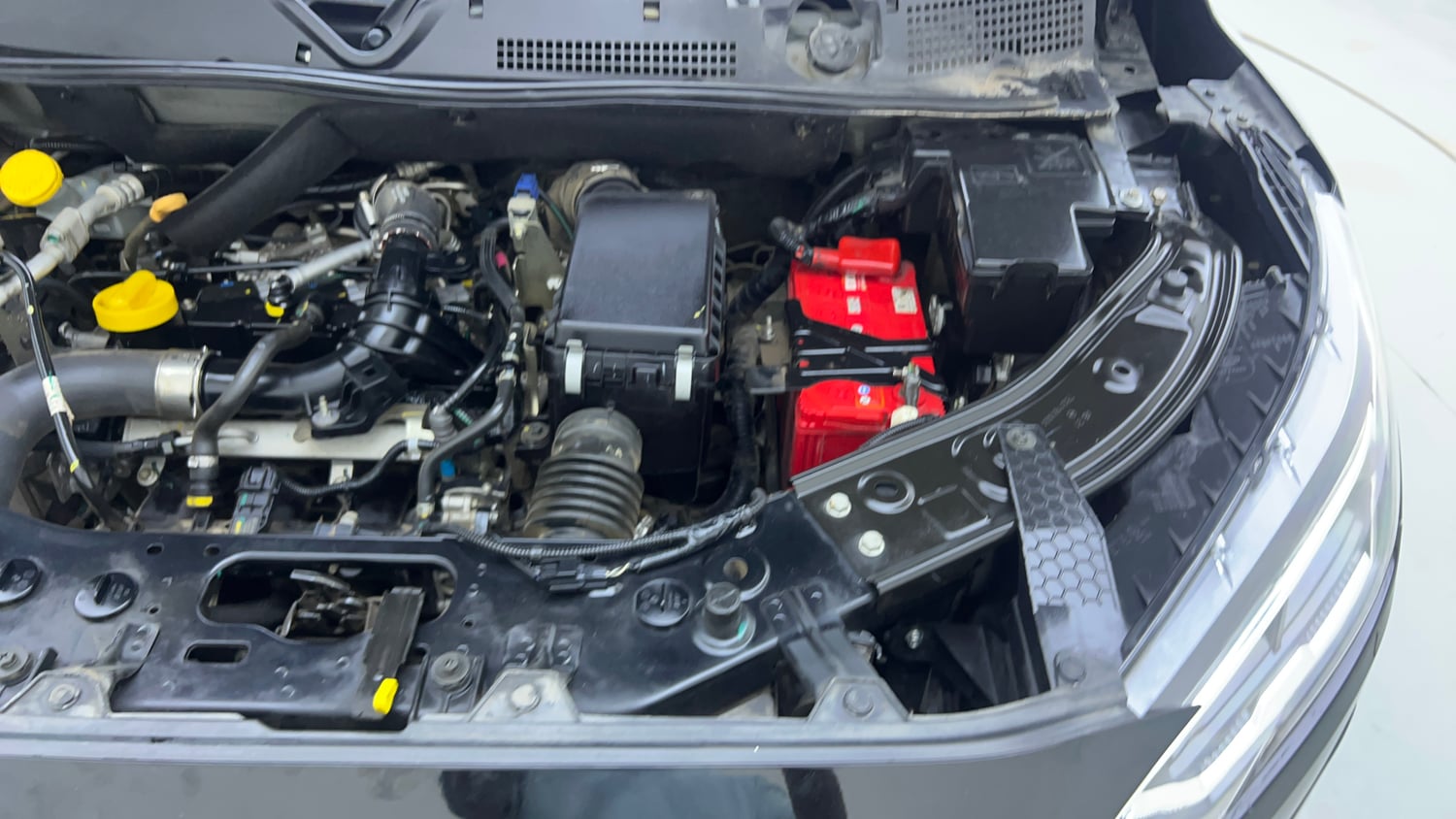 Used 2021 Nissan Magnite XV Premium Turbo (O) Petrol Manual engine ENGINE LEFT SIDE VIEW