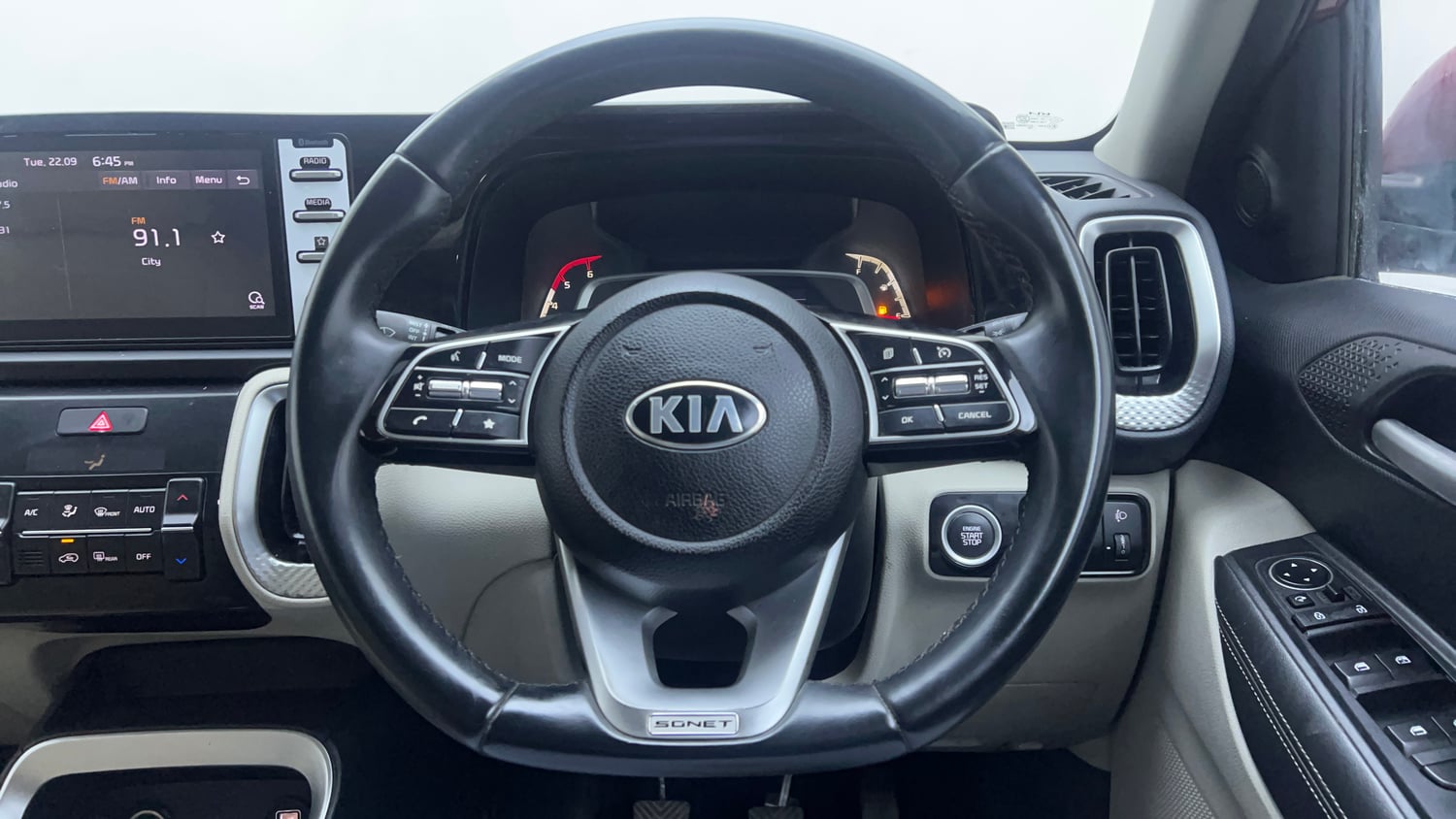 Used 2021 Kia Sonet HTX 1.5 Diesel Manual interior STEERING VIEW