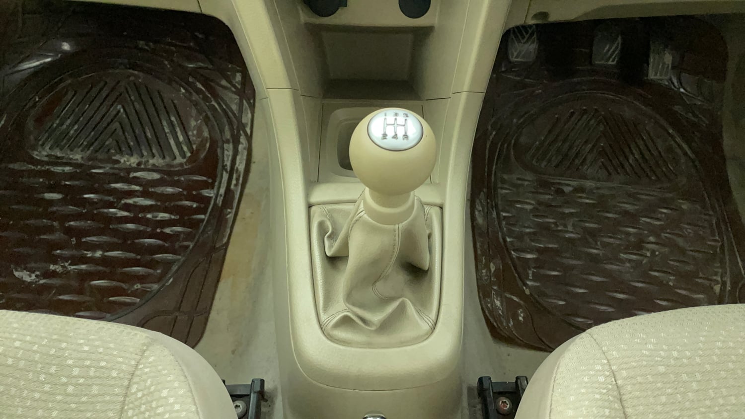 Used 2012 Maruti Suzuki Swift Dzire VXI Petrol Manual interior GEAR  KNOB VIEW