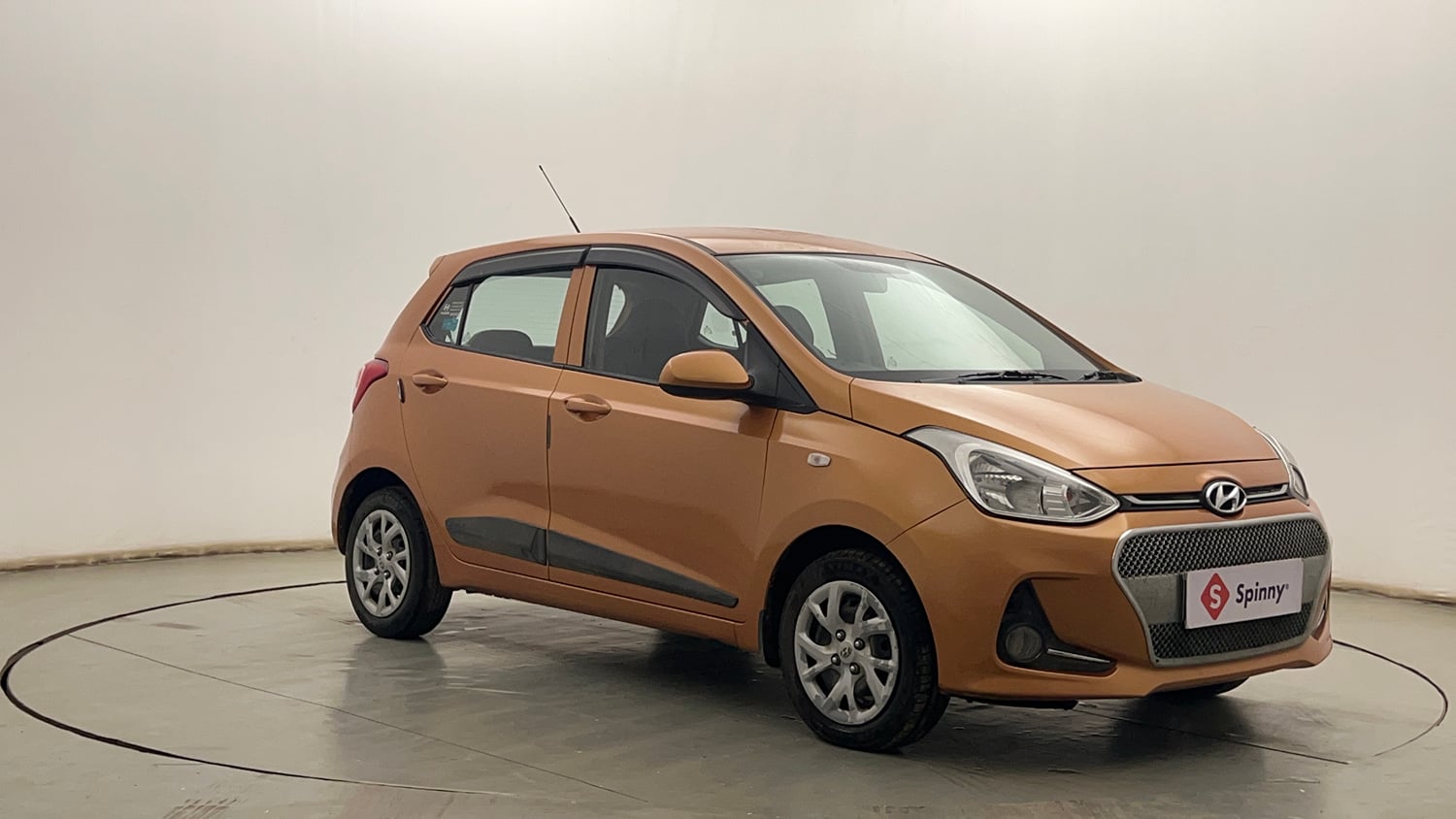 Used 2018 Hyundai Grand i10 Sportz 1.2 Kappa VTVT Petrol Manual exterior RIGHT FRONT CORNER VIEW