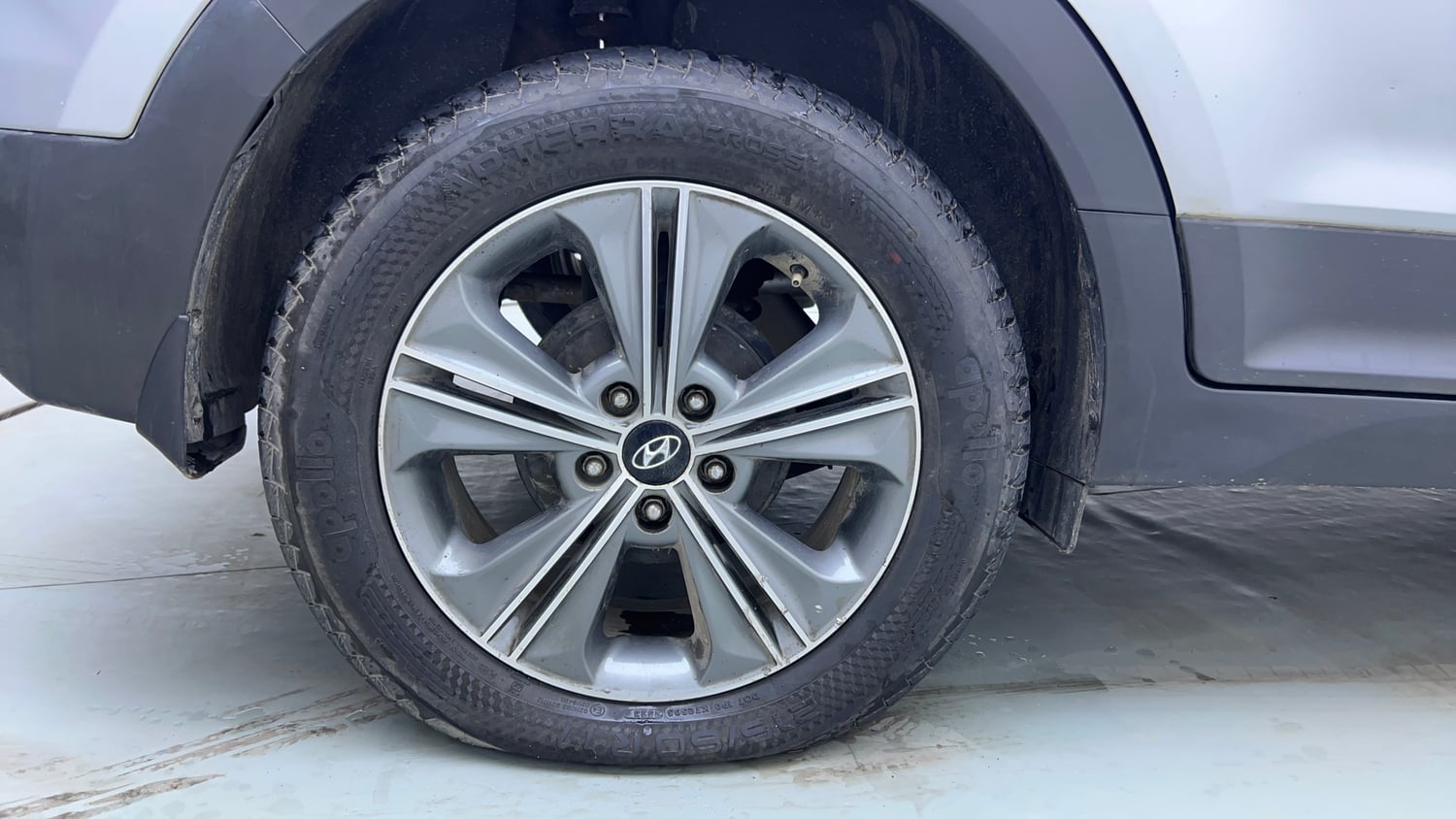 Used 2017 Hyundai Creta 1.6 SX Plus AT Petrol Petrol Automatic tyres RIGHT REAR TYRE RIM VIEW
