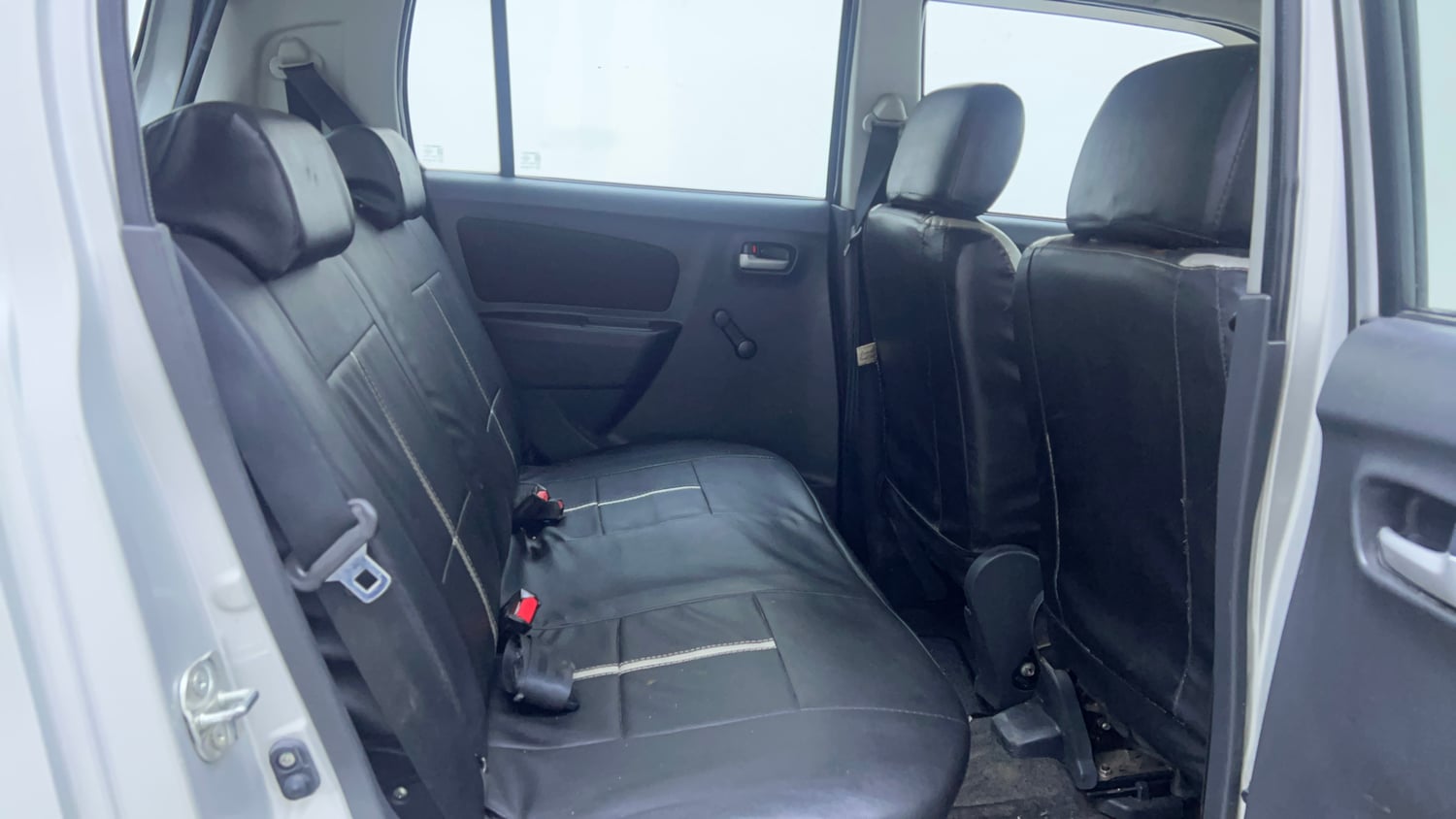 Used 2012 Maruti Suzuki Wagon R LXi Petrol Manual interior RIGHT SIDE REAR DOOR CABIN VIEW