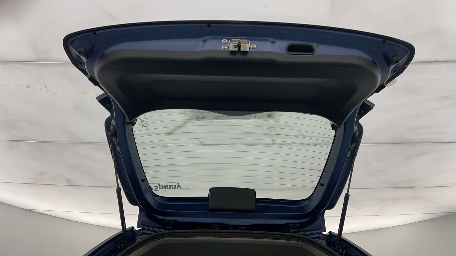 Used 2019 Maruti Suzuki Ignis Alpha 1.2 MT Petrol Manual interior DICKY DOOR OPEN VIEW