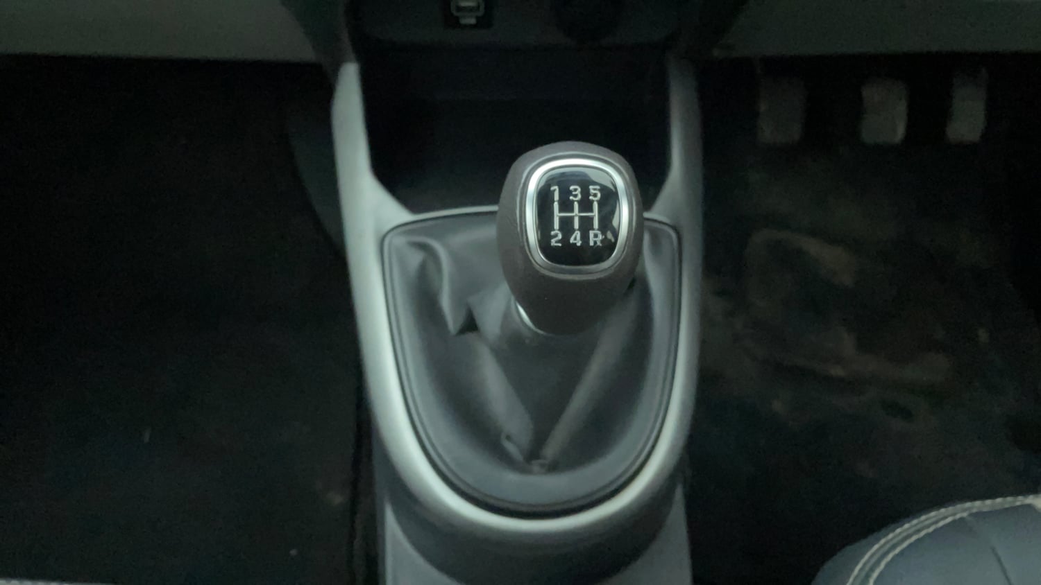 Used 2020 Hyundai Grand i10 Nios Sportz 1.2 Kappa VTVT Petrol Manual interior GEAR  KNOB VIEW