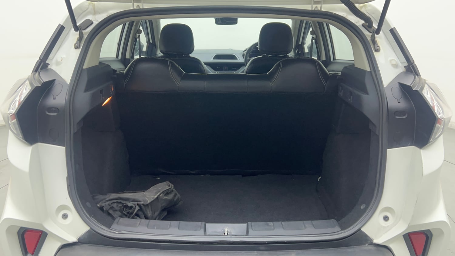 Used 2021 Tata Nexon XM (S) Petrol Manual interior DICKY INSIDE VIEW