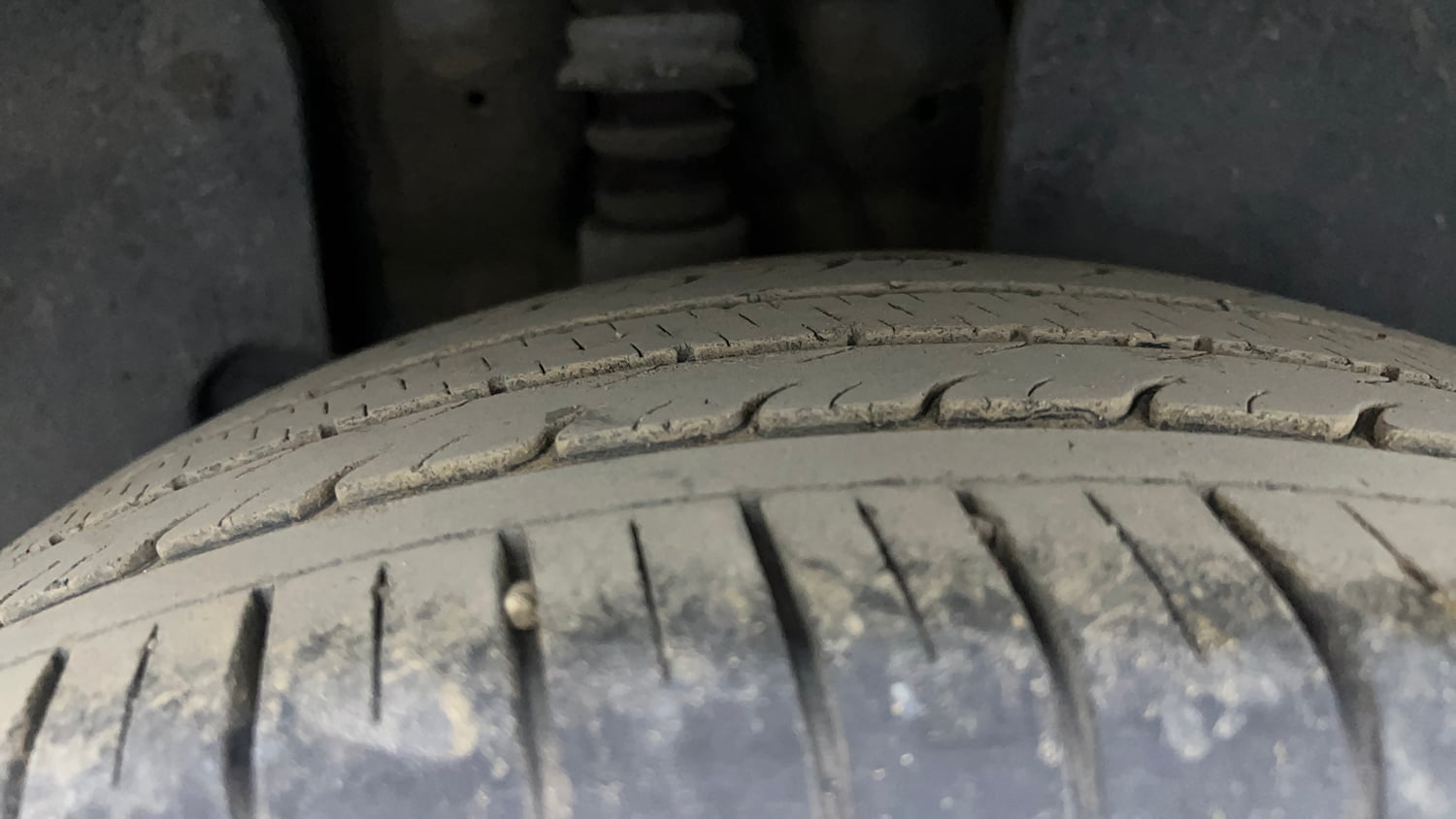 Used 2020 kia Seltos GTX Plus DCT 1.4 Petrol Automatic tyres RIGHT REAR TYRE TREAD VIEW