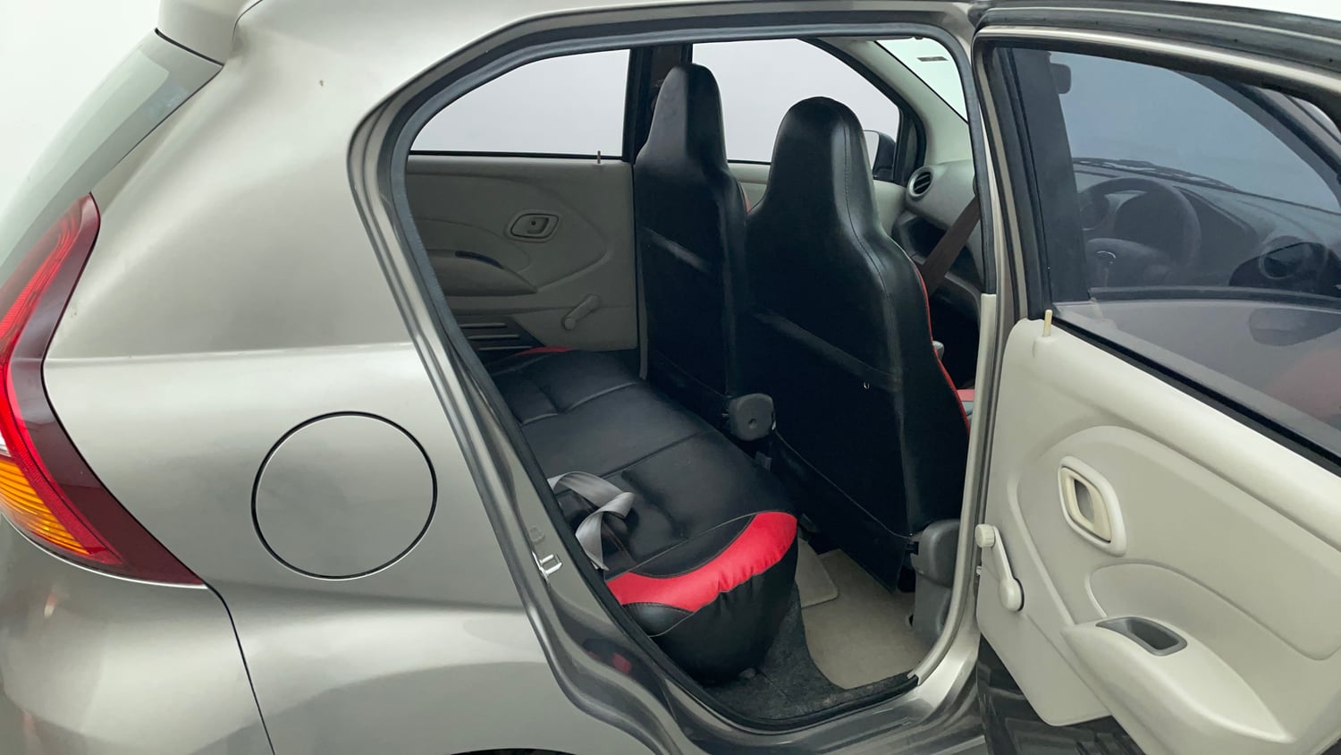 Used 2016 Datsun Redi-GO T (O) Petrol Manual interior RIGHT SIDE REAR DOOR CABIN VIEW