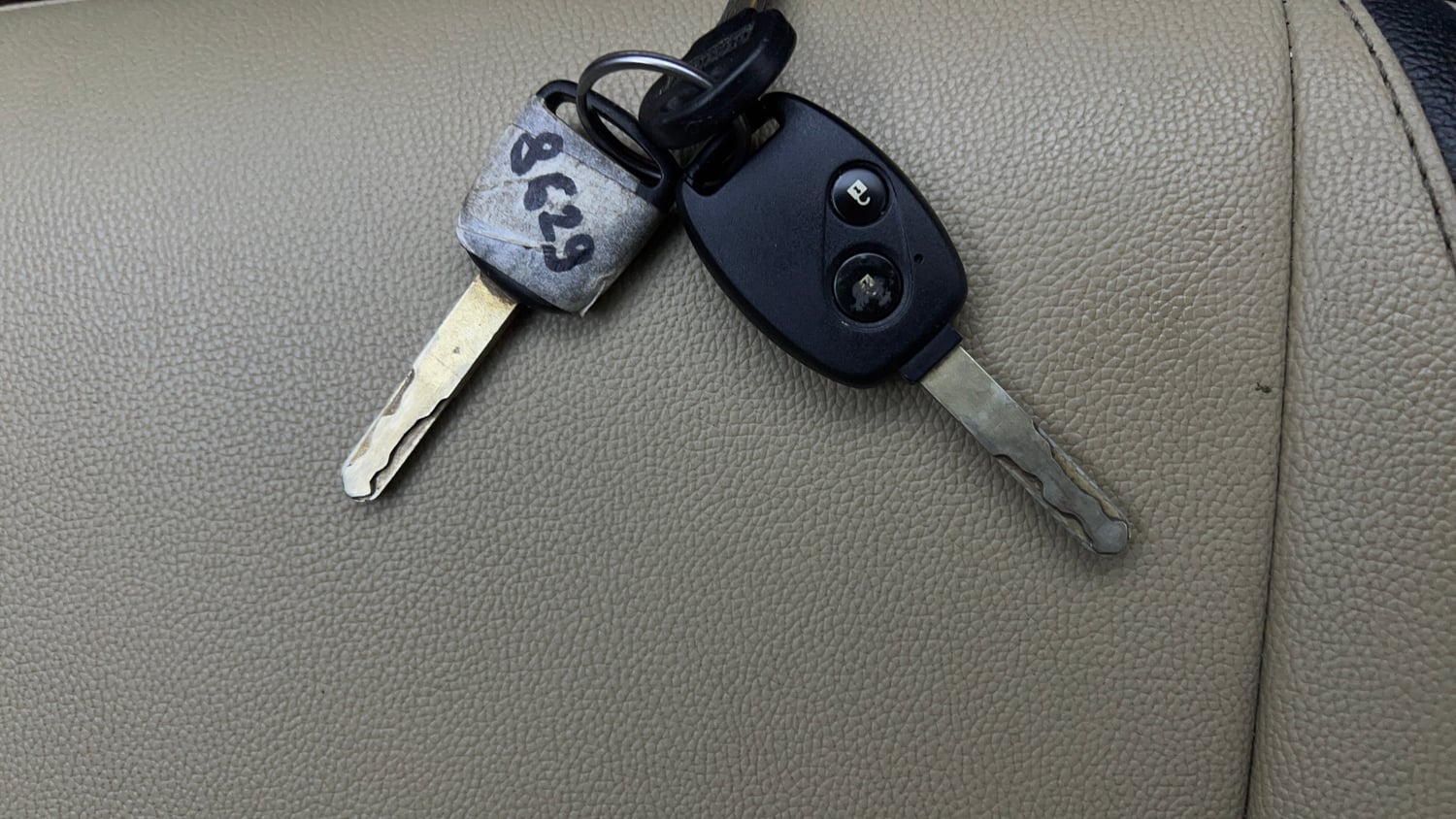 Used 2013 Honda Amaze 1.2 S i-VTEC Petrol Manual extra CAR KEY VIEW