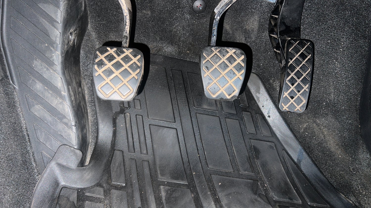 Used 2025 Skoda Slavia Style 1.0L TSI MT Petrol Manual interior PEDALS VIEW