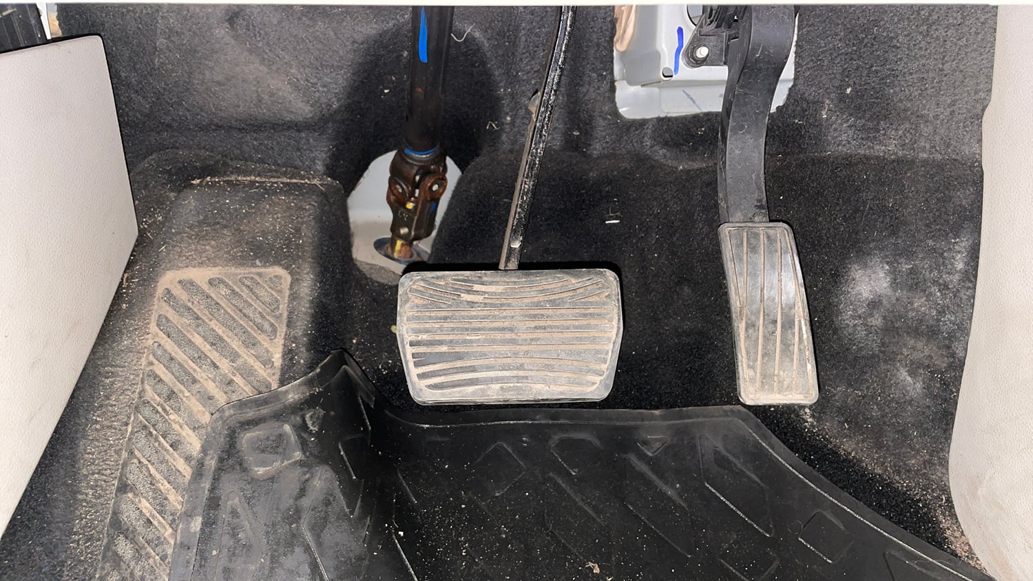 Used 2022 Mahindra XUV 300 W6 1.2 Petrol AMT Petrol Automatic interior PEDALS VIEW