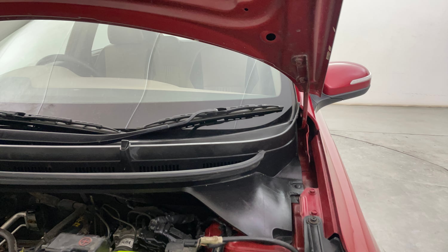 Used 2016 Hyundai Elite i20 Sportz 1.2 Petrol Manual engine ENGINE LEFT SIDE HINGE & APRON VIEW