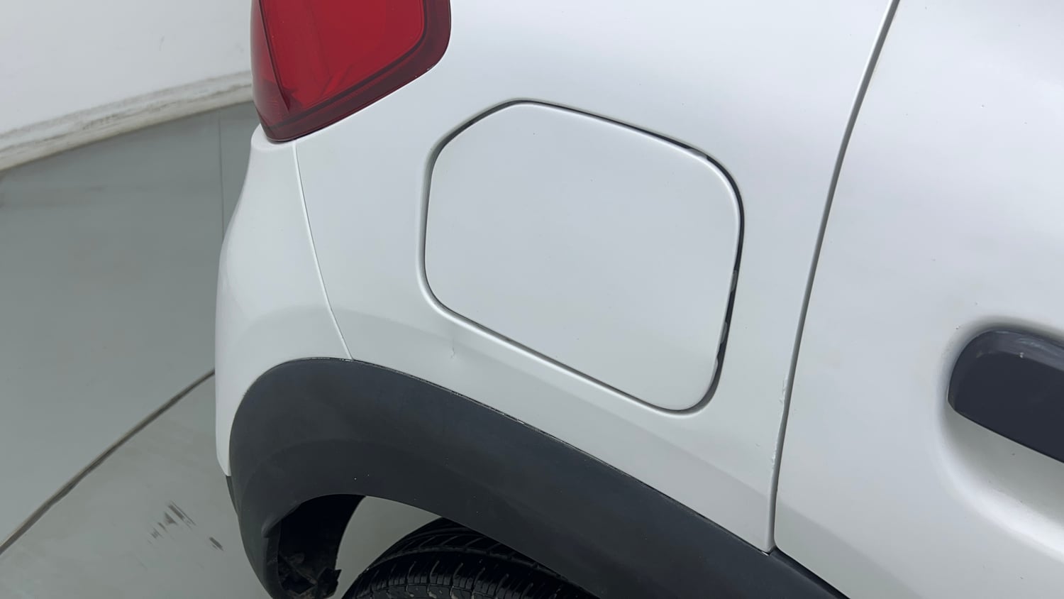 Used 2018 Renault Kwid RXL Petrol Manual dents MINOR SCRATCH