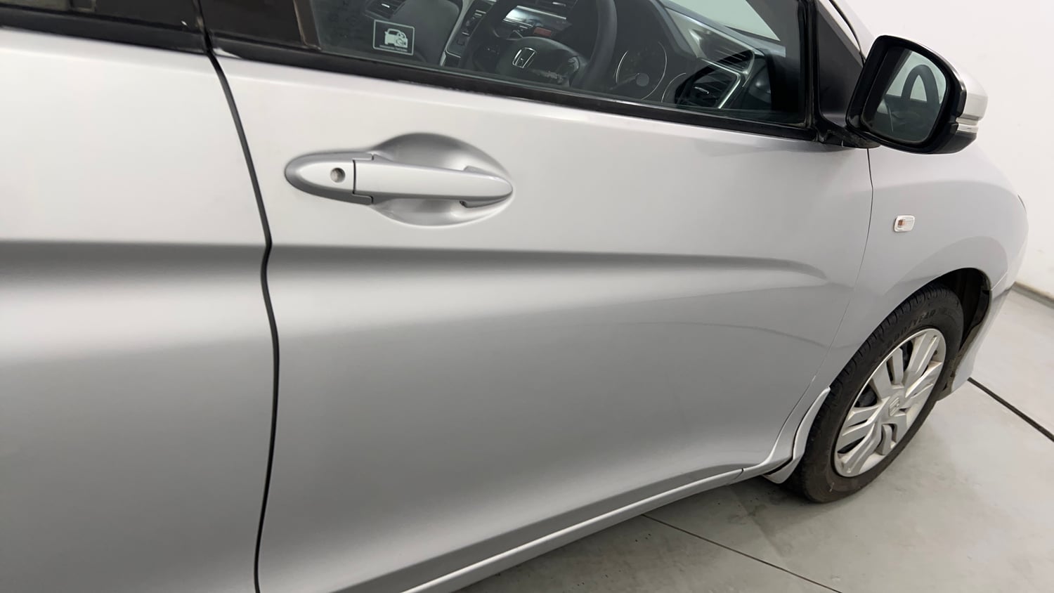 Used 2014 Honda City SV Petrol Manual dents MINOR SCRATCH